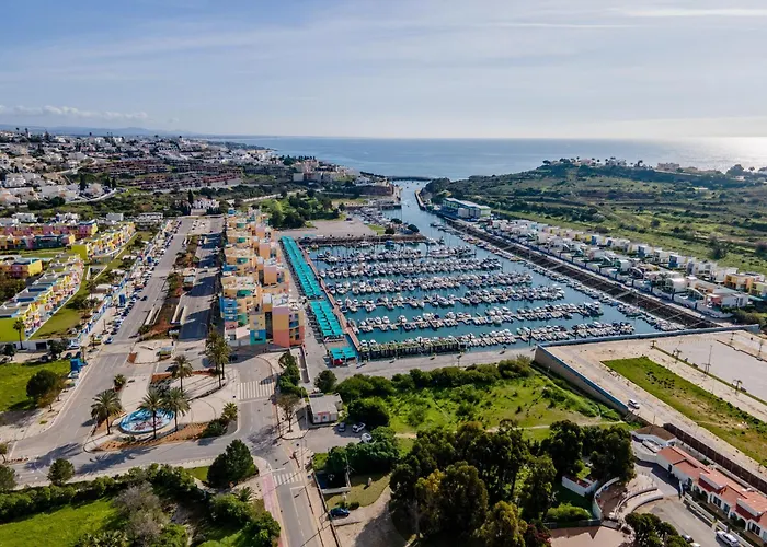 Marina 3B 1B By Al